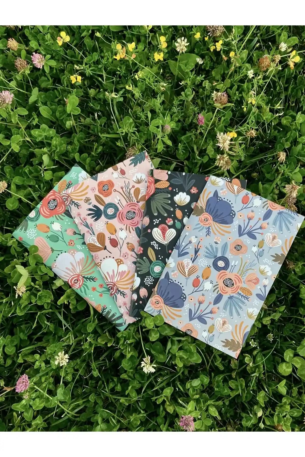 Akıllıca Tasarlanmış Renkli Çizgisiz Not Defteri Seti 4'lü Taşınabilir ve Şık Tasarım