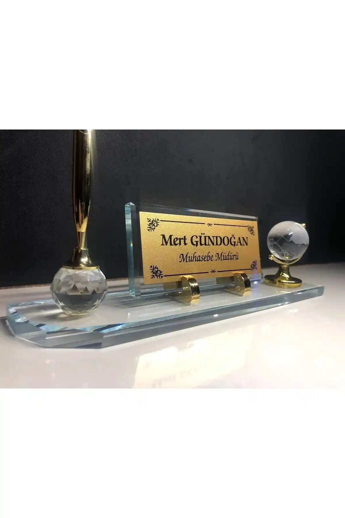 Gündoğan Kristal Masa Üstü Cam İsimlik ve Dünya Aksesuarlı Şık Hediye Seti