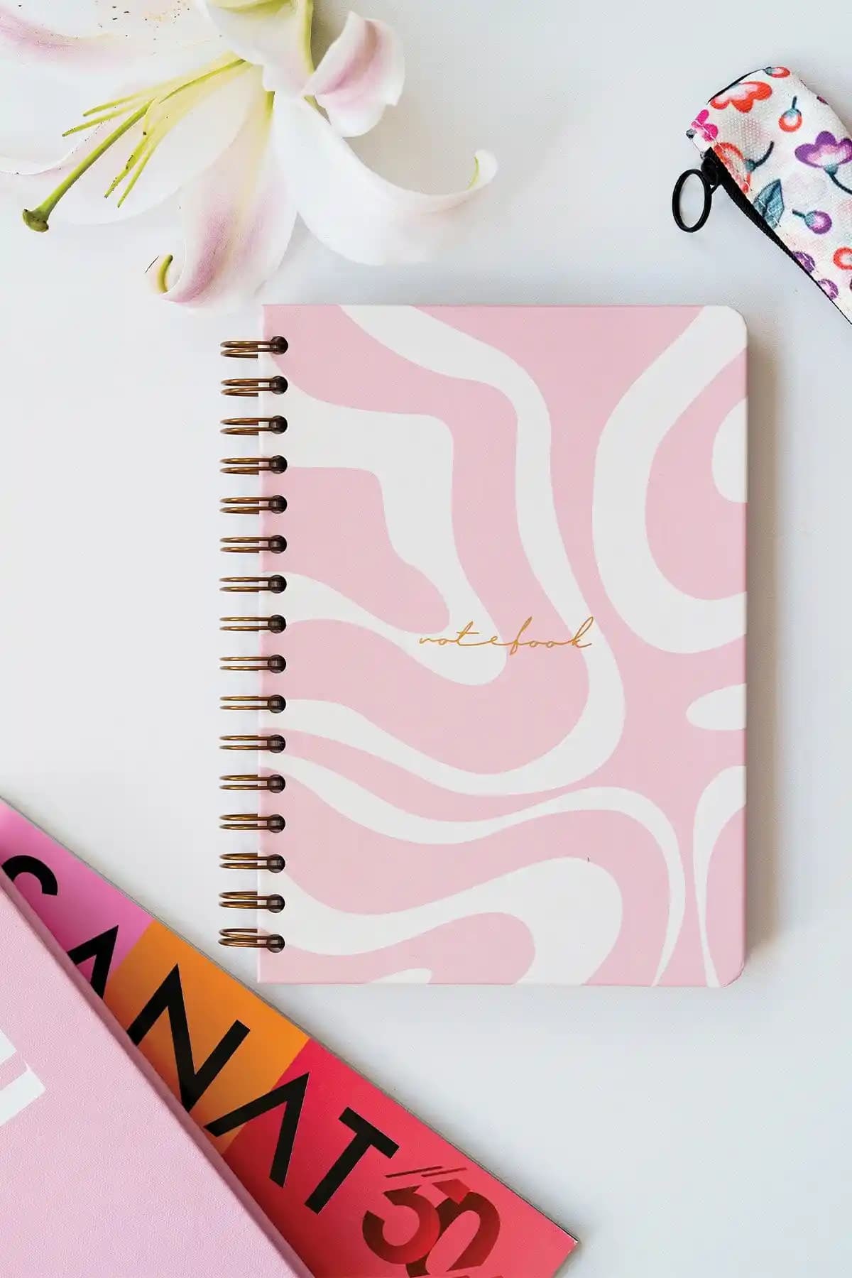 Matt Notebook A5: Şık ve Dayanıklı Tasarımlı Pratik Not Defteri