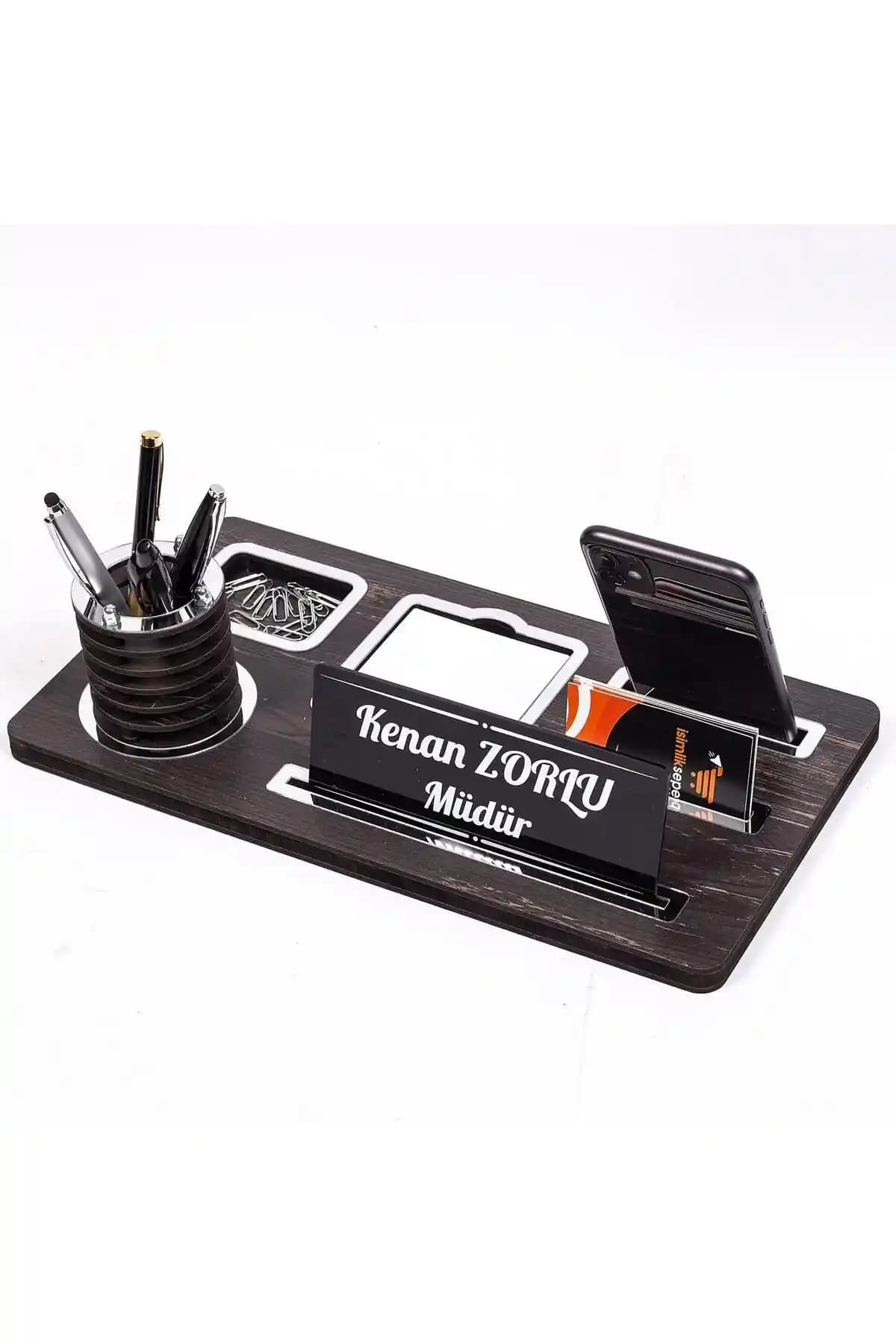 Modern ve Fonksiyonel Ahşap Ofis İsimliği ile Masa Dekorasyonunuzu Zenginleştirin