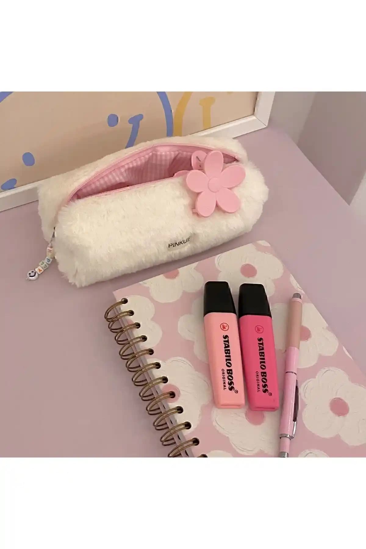 PİNKUE Kalemlik: Şık ve Dayanıklı Kumaş Tasarımıyla Günlük Kullanım İçin Uygun