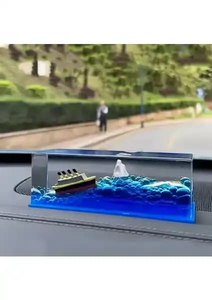 Moonbiffy Batmayan Gemi Dekoratif Obje: Sevgi ve Cesaret Temalı Akrilik Tasarım