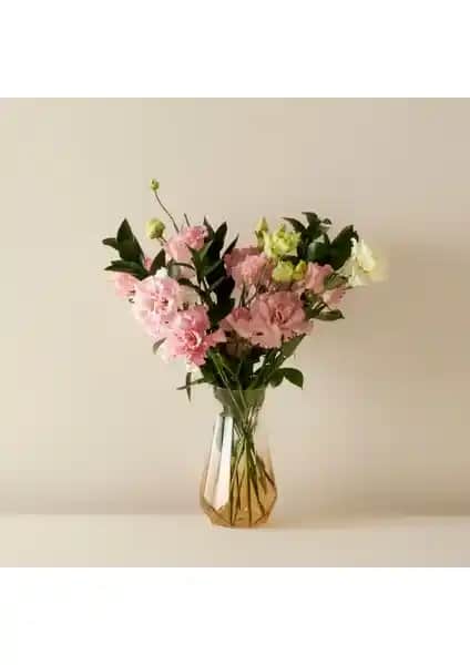 Bella Maison Linda Vazo Amber: Modern ve Şık Cam Vazo ile Dekorasyonunuza Zarif Dokunuşlar