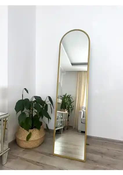 Effe Yapı Dekor ve Ersan Dizayn Metal Çerçeveli Aynaların Karşılaştırması