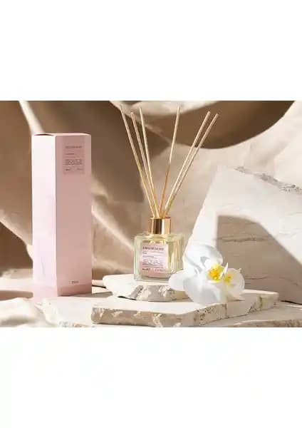 English Home Pure Çubuklu Oda Kokusu: Şık Tasarımı ve Ferahlatıcı Etkisiyle Ev Dekorasyonunu Tamamlar