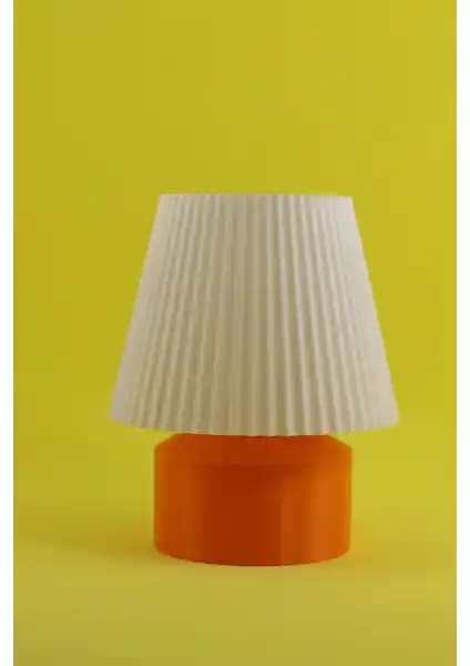 Fiora Dekoratif Abajur ve Madame Coco Claire Dokunmatik Abajur Karşılaştırması