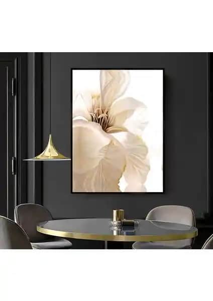 Harikabirev Çerçeveli Kanvas Tablo: Estetik ve Dayanıklılığı Bir Arada Sunar