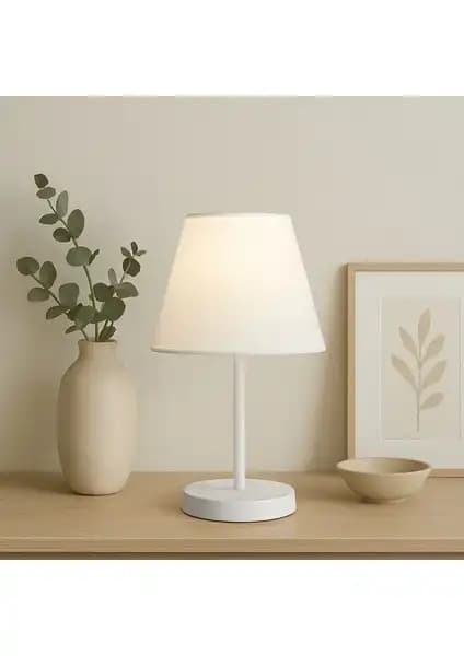 Homing Beyaz Gövdeli Krem Kumaş ve Natural Ahşap Kumaş Abajur Karşılaştırması 1