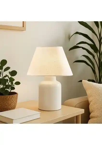 Homing Casey Konik Başlıklı Abajur: Şık ve Fonksiyonel Modern Aydınlatma Çözümü