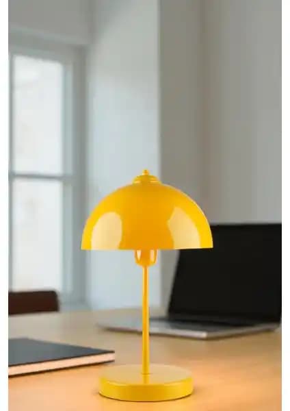 Lumexx Yeni Lungo Sarı Masa Lambası Modern ve Şık Tasarımıyla Çalışma Ortamlarına Enerji Katıyor
