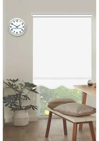 Mekstor Dilimli Beyaz Güneşlik Stor Perde: Modern ve Fonksiyonel İç Mekan Çözümü