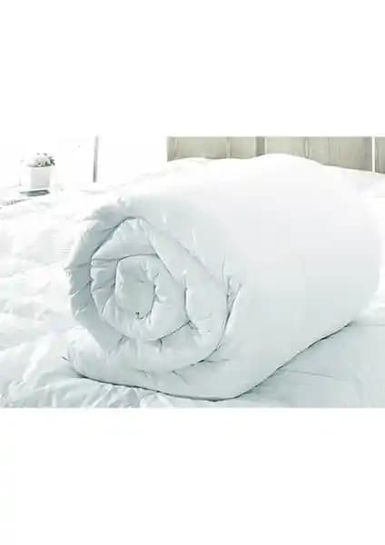 Taç Microfiber ve Yataş Bedding Eco Night Yorgan Karşılaştırması