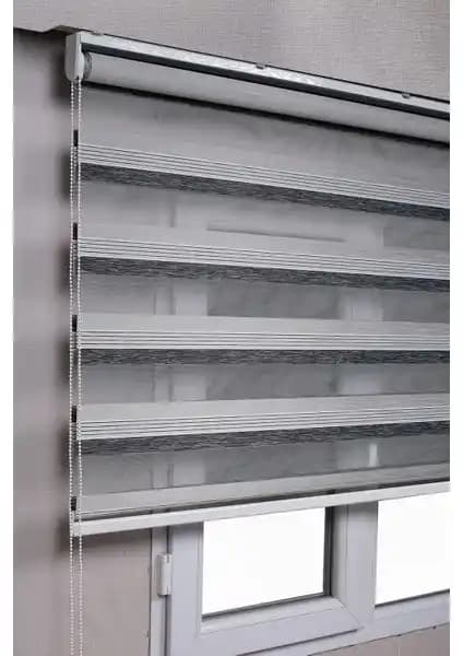 Bizden Perde Çift Renk Siyah Gri ve Siyah Pileli Zebra Stor Perdeler Özellikleri ve Karşılaştırması