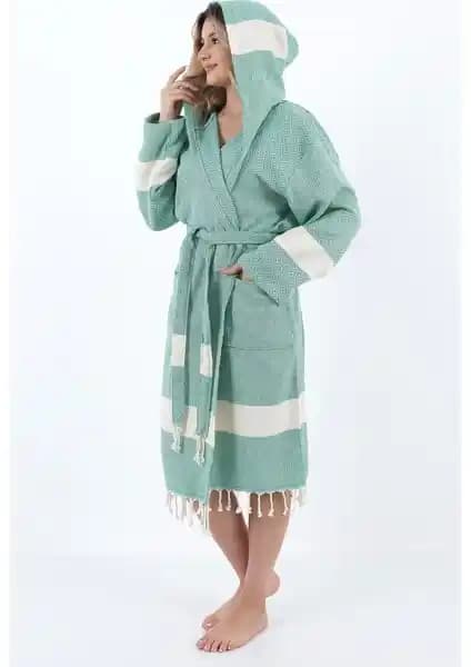 Buldan Concept Celena ve Oyalı Textile Çocuk Bornozları Karşılaştırması