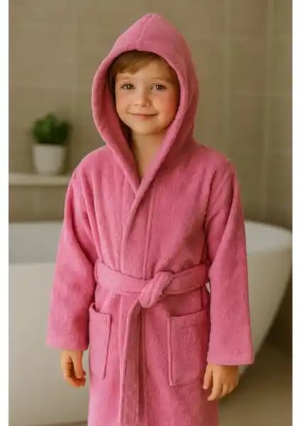 Çocuklar İçin Kapşonlu Bornoz Karşılaştırması: Ender Home CottonVerse ve Safir Home Tiny Tavşan