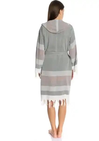 Dokubba ve Rozet Tekstil Pamuklu Bornoz Karşılaştırması: Özellikler ve Kullanım Avantajları