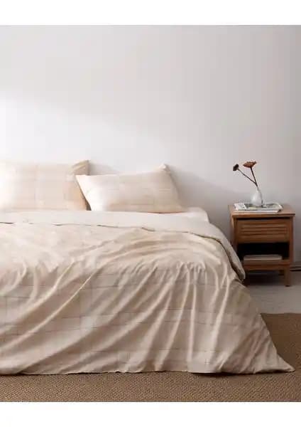 Madame Coco Blanch ve Hugo Çift Kişilik Pamuklu Nevresim Takımları Karşılaştırması