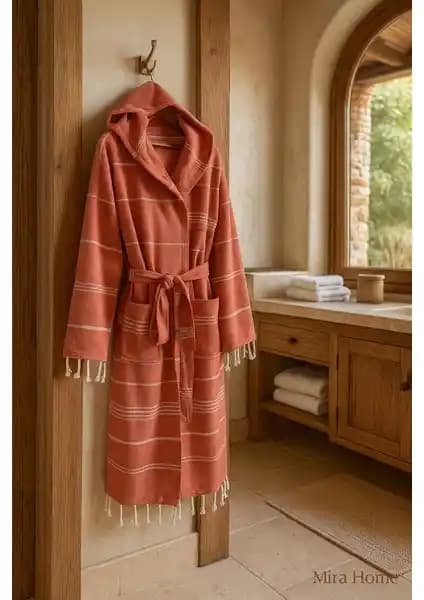 Mira Home ve Rozet Tekstil Kapüşonlu Bornoz Karşılaştırması: Kullanım Alanları ve Özellikler