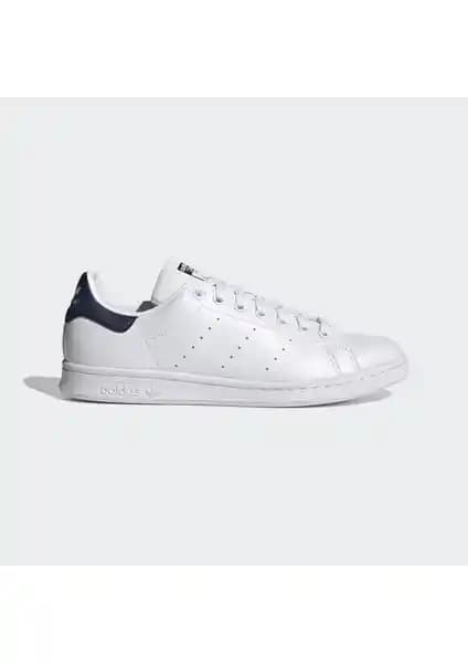 Adidas Originals FX5501 Stan Smith: Sürdürülebilir ve Zamansız Günlük Ayakkabı Seçeneği