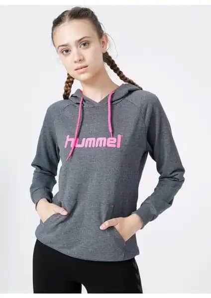 Hummel Bethılda Hoo<dı>e Kadın Sweatshirt: Modern Tasarım ve Yüksek Kalite Bir Arada