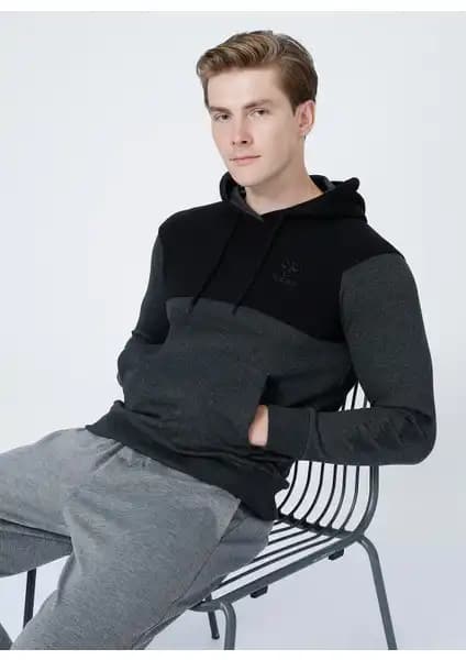 Hummel Fred Erkek Sweatshirt: Modern ve Konforlu Spor Günlük Giyim Seçeneği