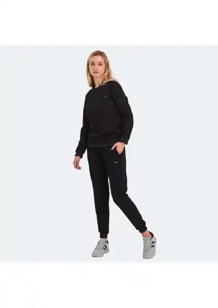 Slazenger Olinda Kadın Eşofman Takımı: Şıklık ve Konfor Sunan Modern Tasarım