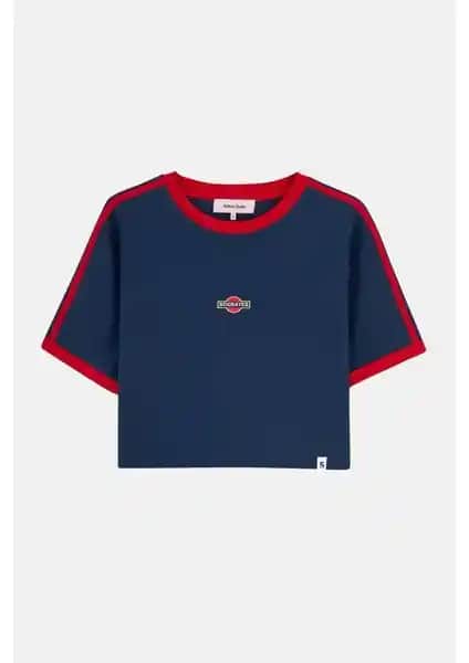 Socrates Racing Premium Crop T-Shirt Lacivert: Modern ve Rahat Yazlık Spor Giyim Seçeneği