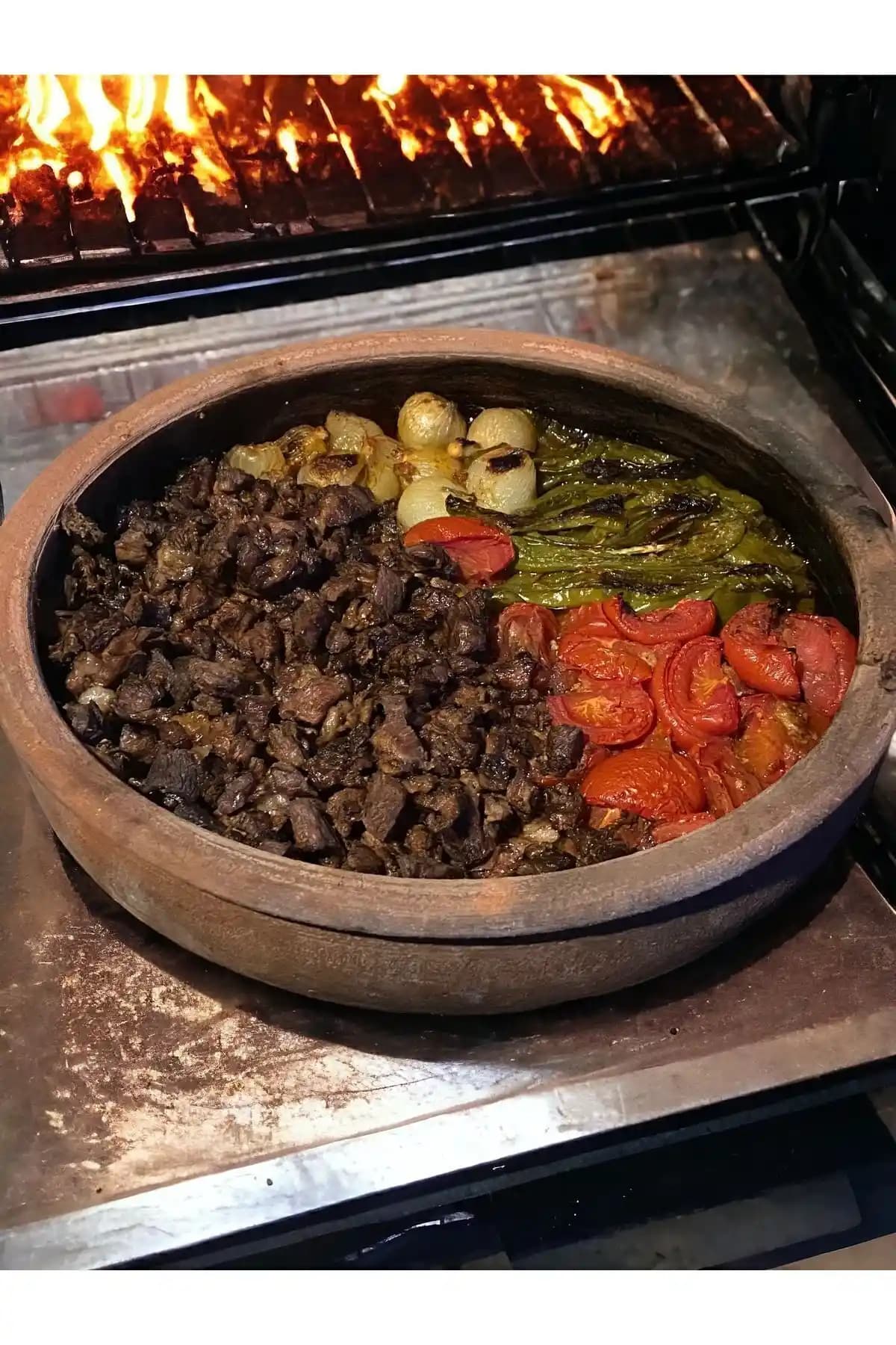 AdenArt Orta Boy Toprak Güveç: Geleneksel ve Sağlıklı Pişirme İçin Modern Tasarım