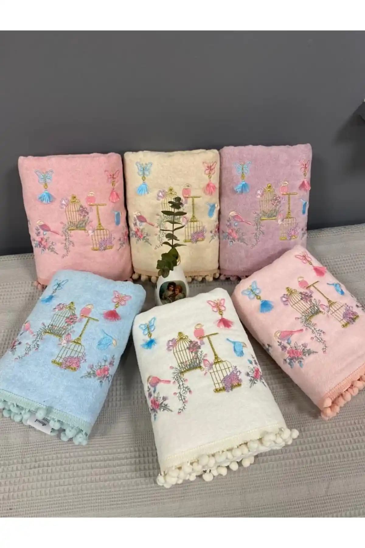 AYHANHOME Kuş Kafes Nakışlı Kadife Pamuklu Ponponlu 6'lı Yüz Havlu Seti Şıklık ve Konfor Sunar