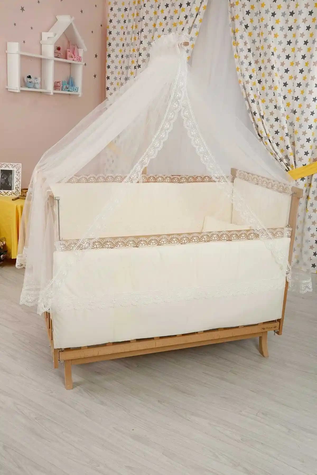 BebeK on For Elyeza Krem Fransız Dantelli Beşik: Şık ve Güvenli Bebek Uyku Çözümü