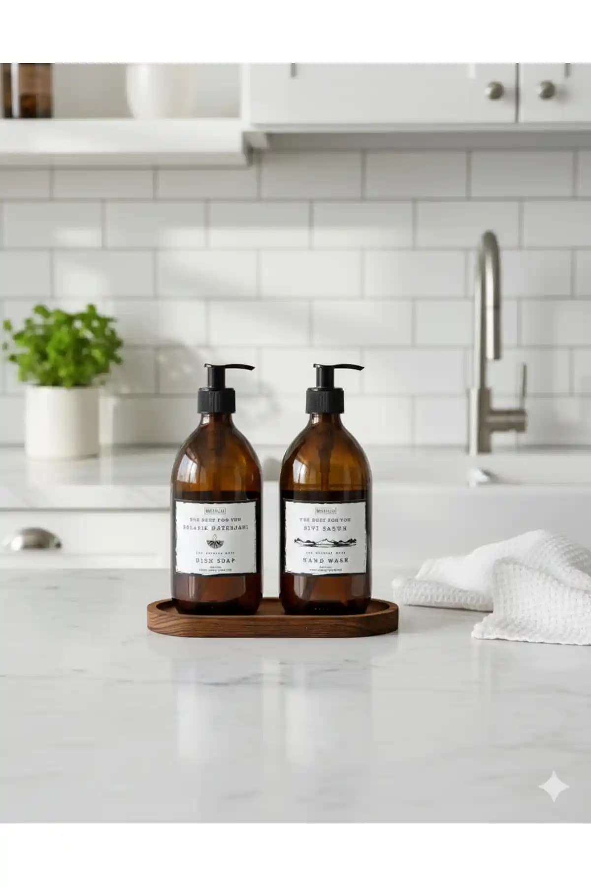 BÜYÜLÜ HOME Ahşap Stantlı 2'li Sıvı Sabun Bulaşık Deterjanı Cam Şişe Tasarımı ve Kullanım Özellikleri