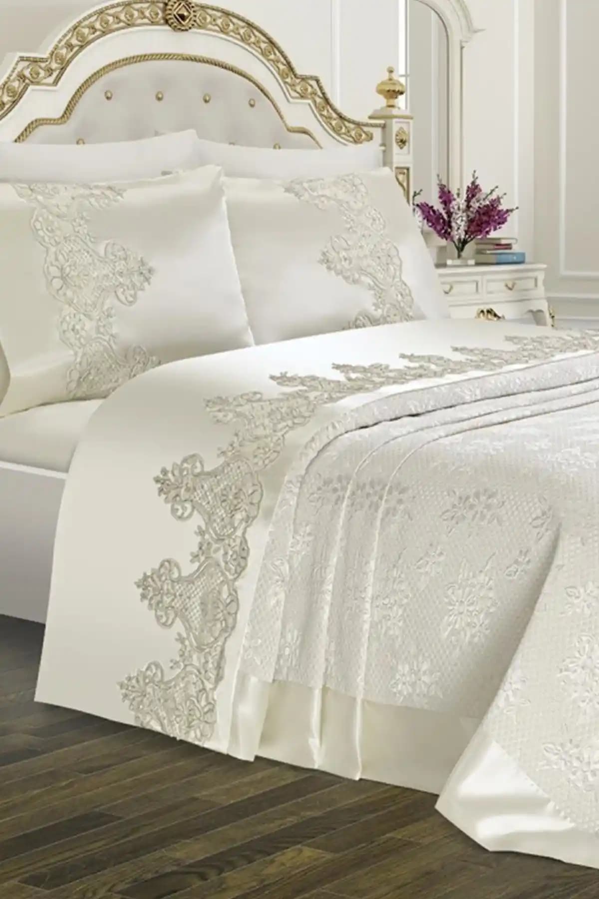 Çeyiz Diyarı Çift Kişilik Çeyizlik Pike Takımı Modern ve Dayanıklı Tasarım