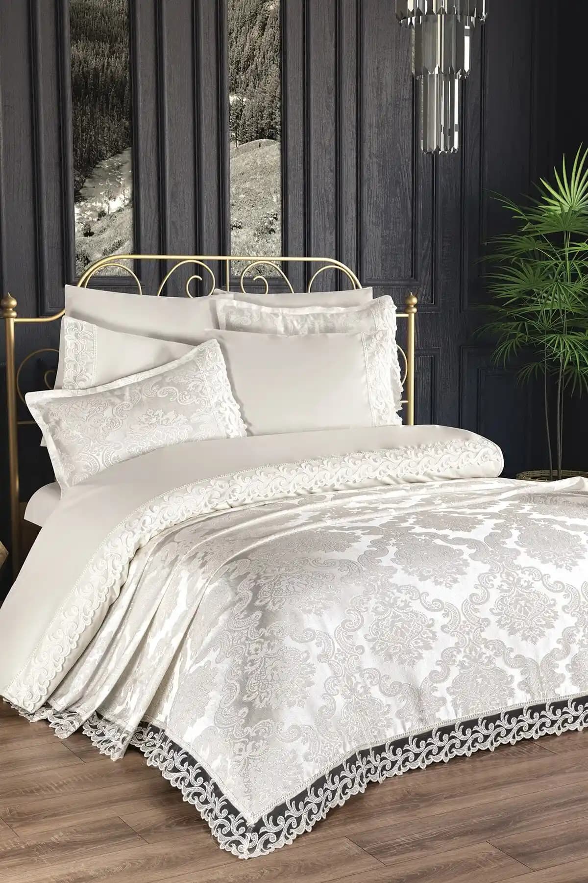 Çeyiz Diyarı Fransız Dantelli Belinda Gelin Seti: Şıklık ve Kalitenin Buluşması