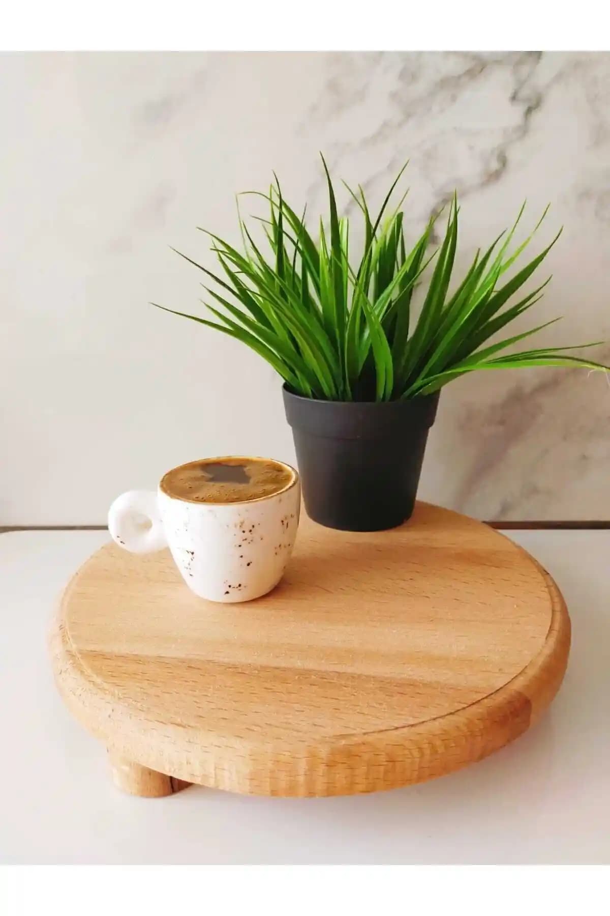 Doğal Ahşap Mini Ayaklı Sunum Tepsisi Estetik ve Fonksiyonellik Bir Arada