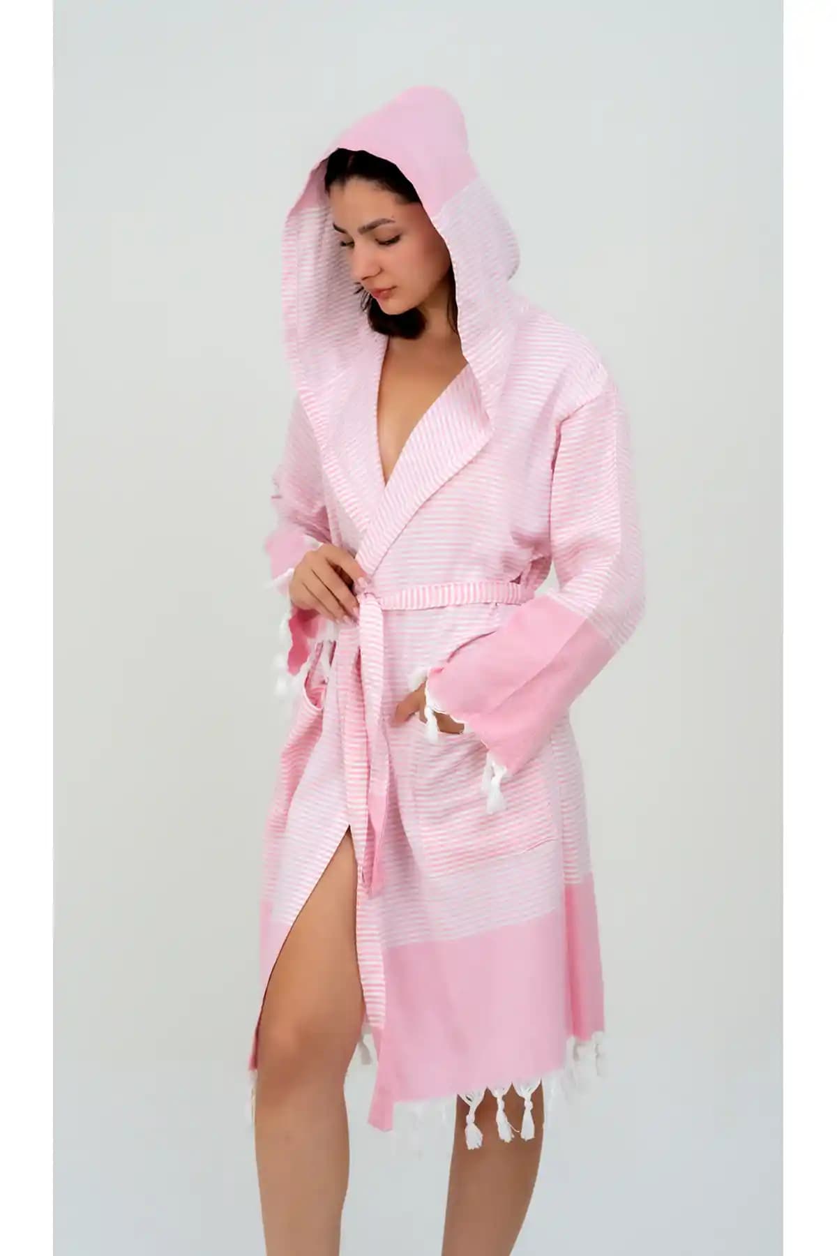 EMİLLİE Hürrem Peştemal Bornoz: Konfor ve Şıklık Sunan Günlük Kullanım Ürünü