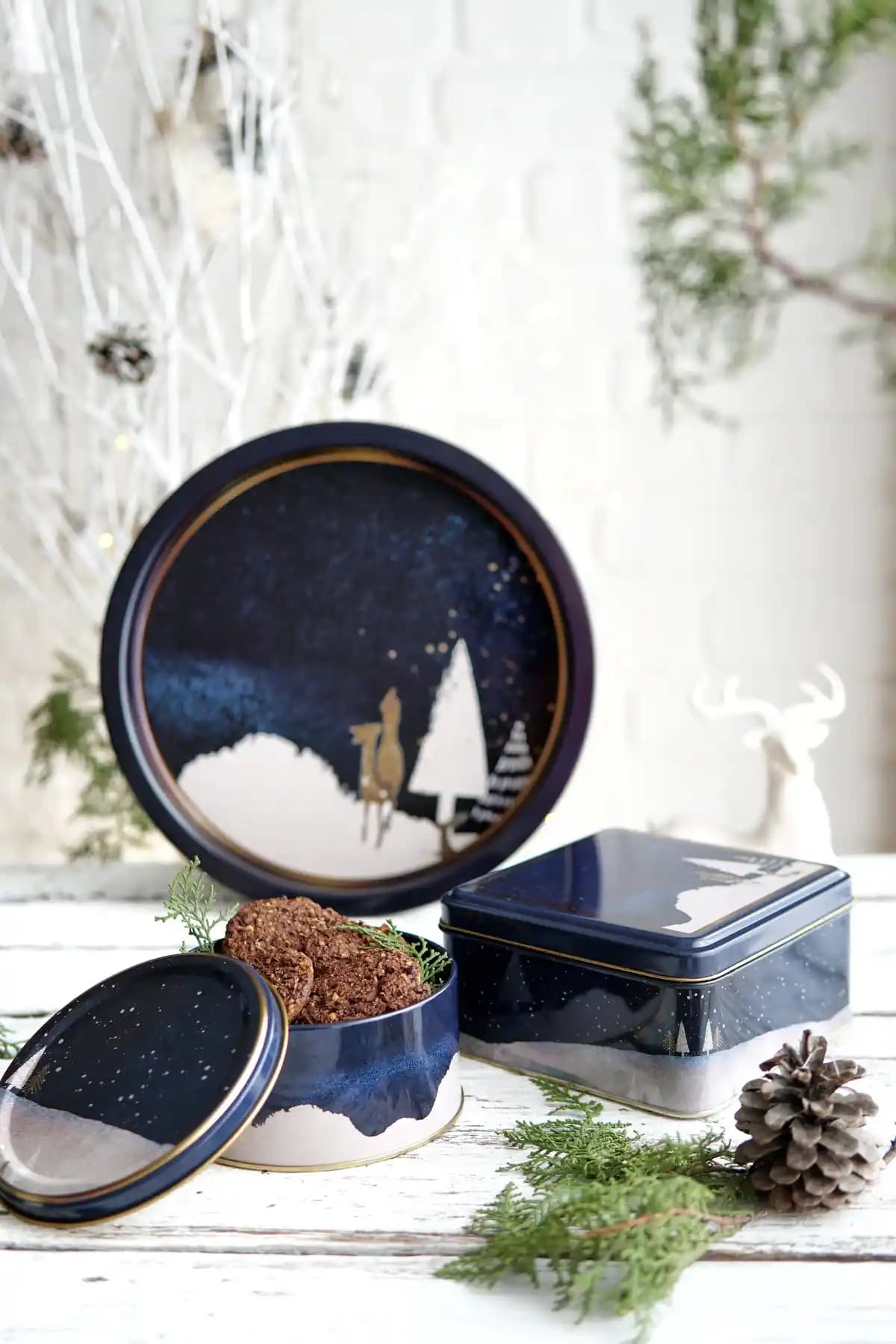 Evle 3'lü Yılbaşı Seti: Şık ve Çok Yönlü Dekorasyon ve Hediye Çözümü