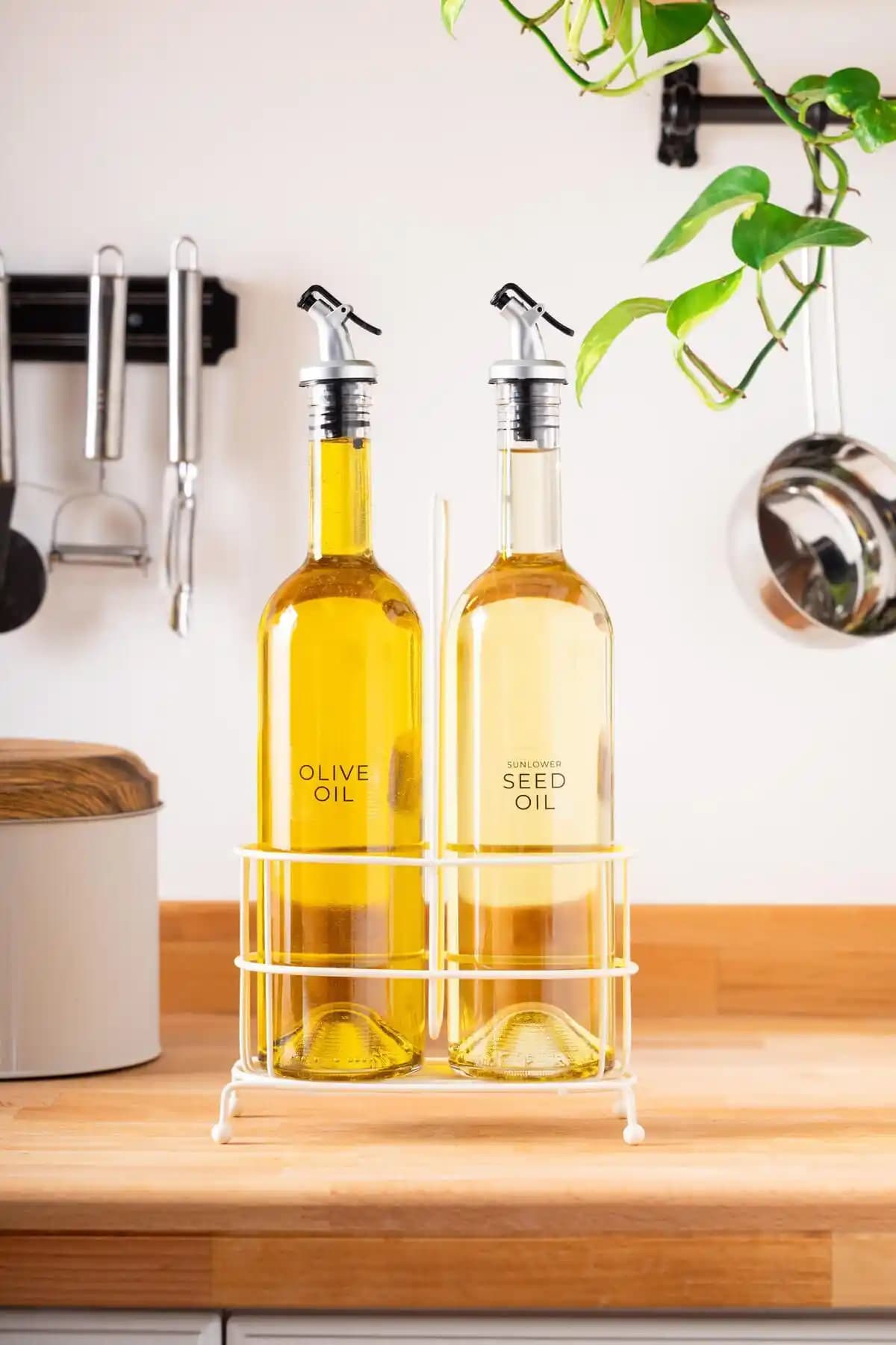 FH Finehome Cremma 2'li Standlı Yağlık: Şık ve Pratik Mutfak Aksesuarı