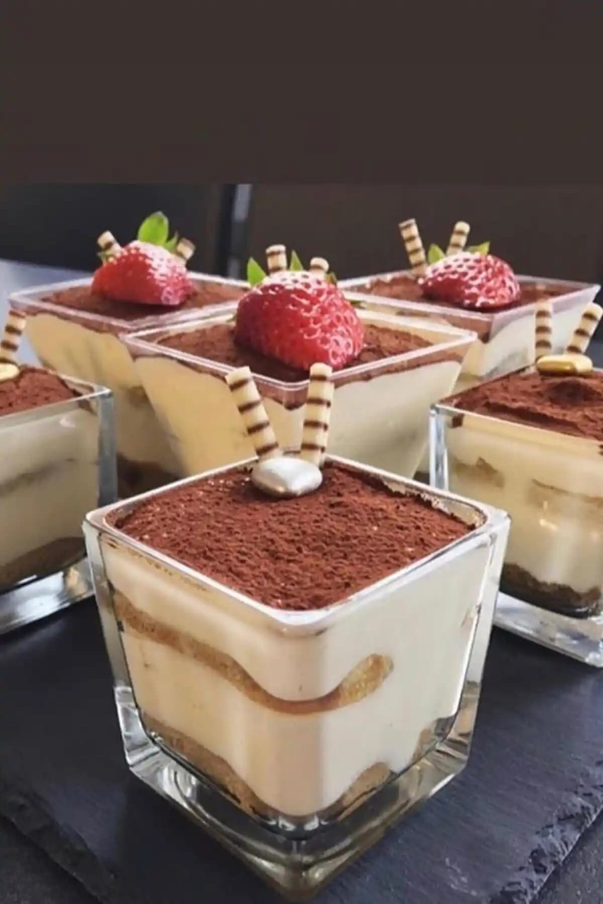 Genel Markalar 6'lı Cam Kare Cup Magnolia: Modern ve Şık Tatlı Servis Seti