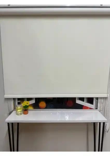 İREMKARAHOME Blackout Stor Perde Ekru: Işık Geçirmeyen Modern ve Dayanıklı Perde Seçeneği