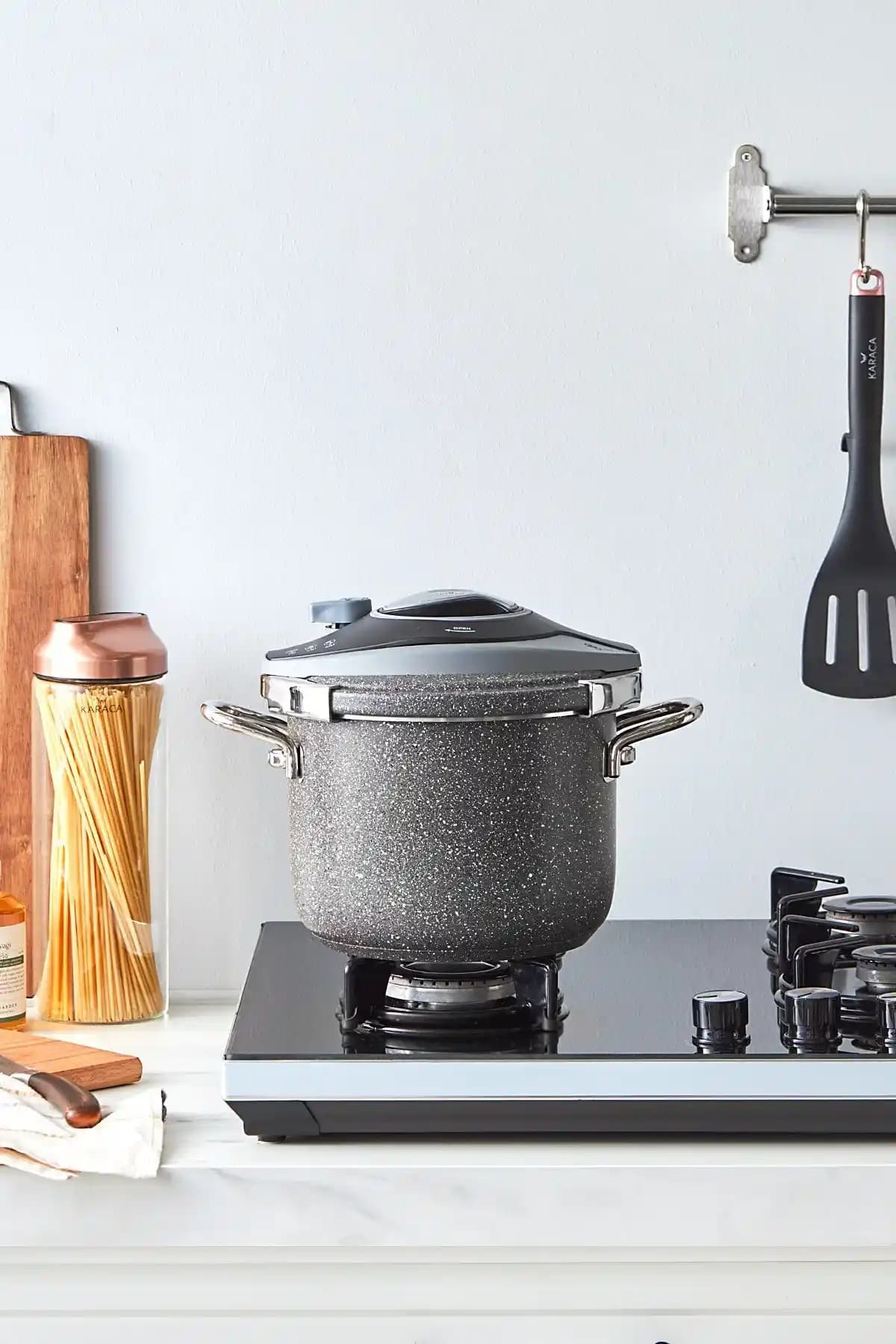 Karaca Biogranit Steel Plus Düdüklü Tencere 6 Lt Güvenilir ve Şık Mutfak Gereci