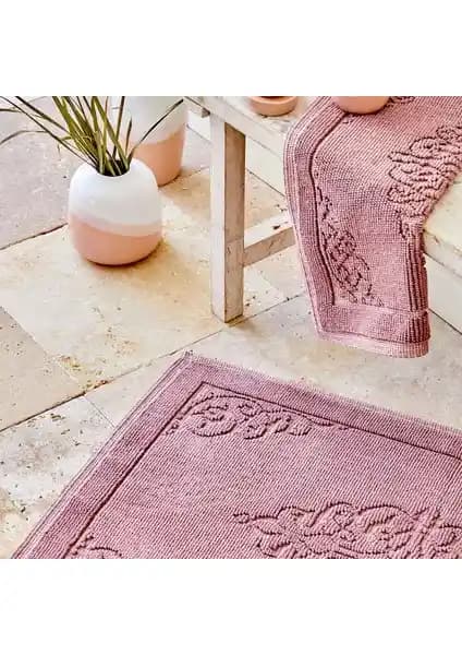 Karaca Home Milly Mürdüm 2'li Paspas Seti: Şık ve Güvenli Ev Dekorasyonu İçin Uygun