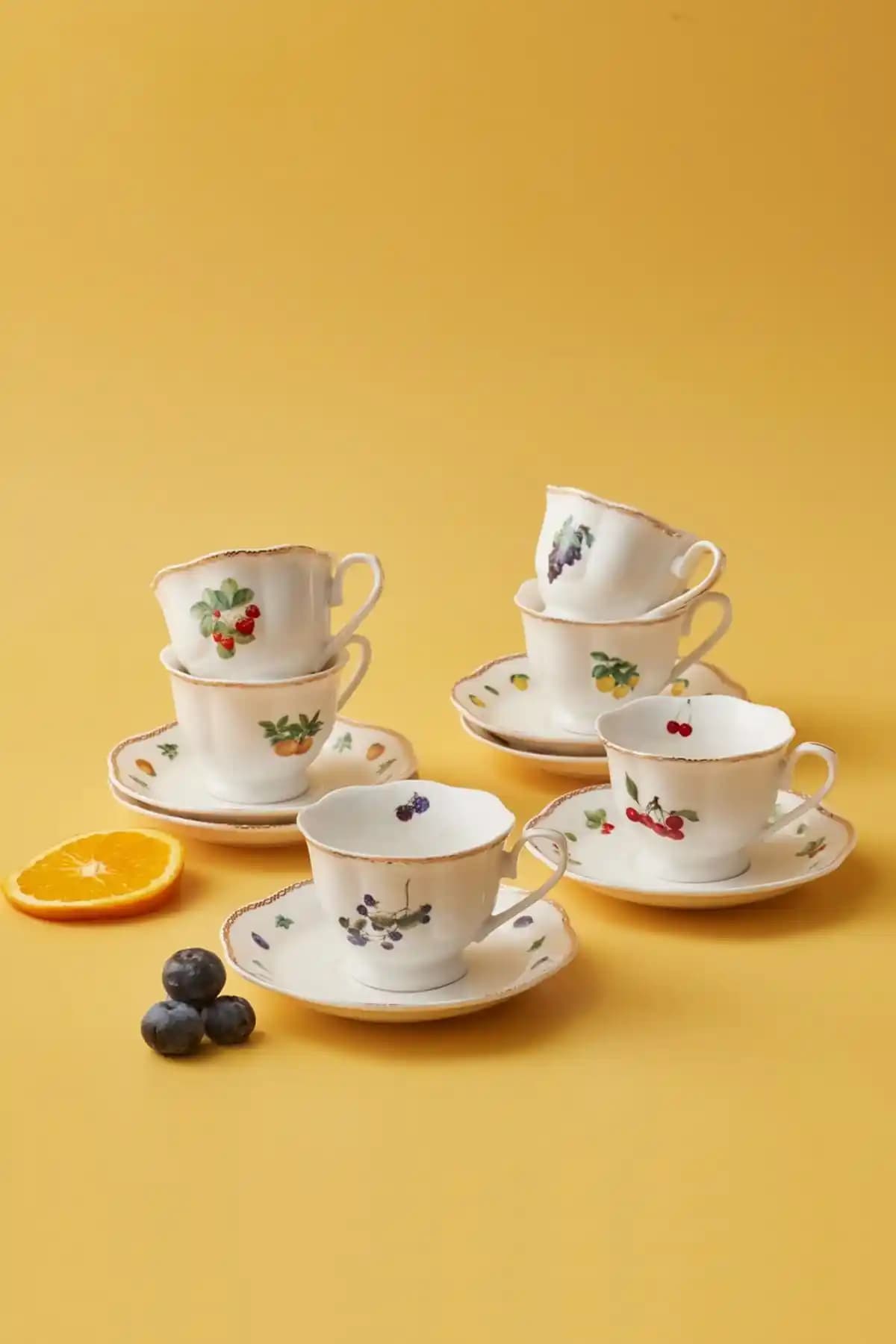 Karaca Nostalji 6 Kişilik Kahve Fincan Takımı Estetik ve Fonksiyonellik Bir Arada