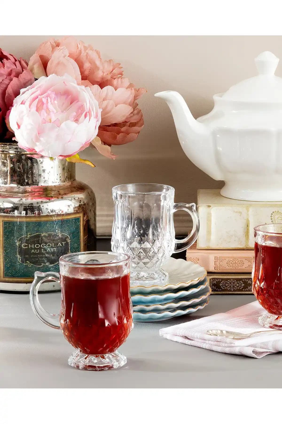 Madame Coco Miquel 4'lü Cam Çay Fincanı Seti Şıklık ve Fonksiyonelliği Bir Arada Sunar