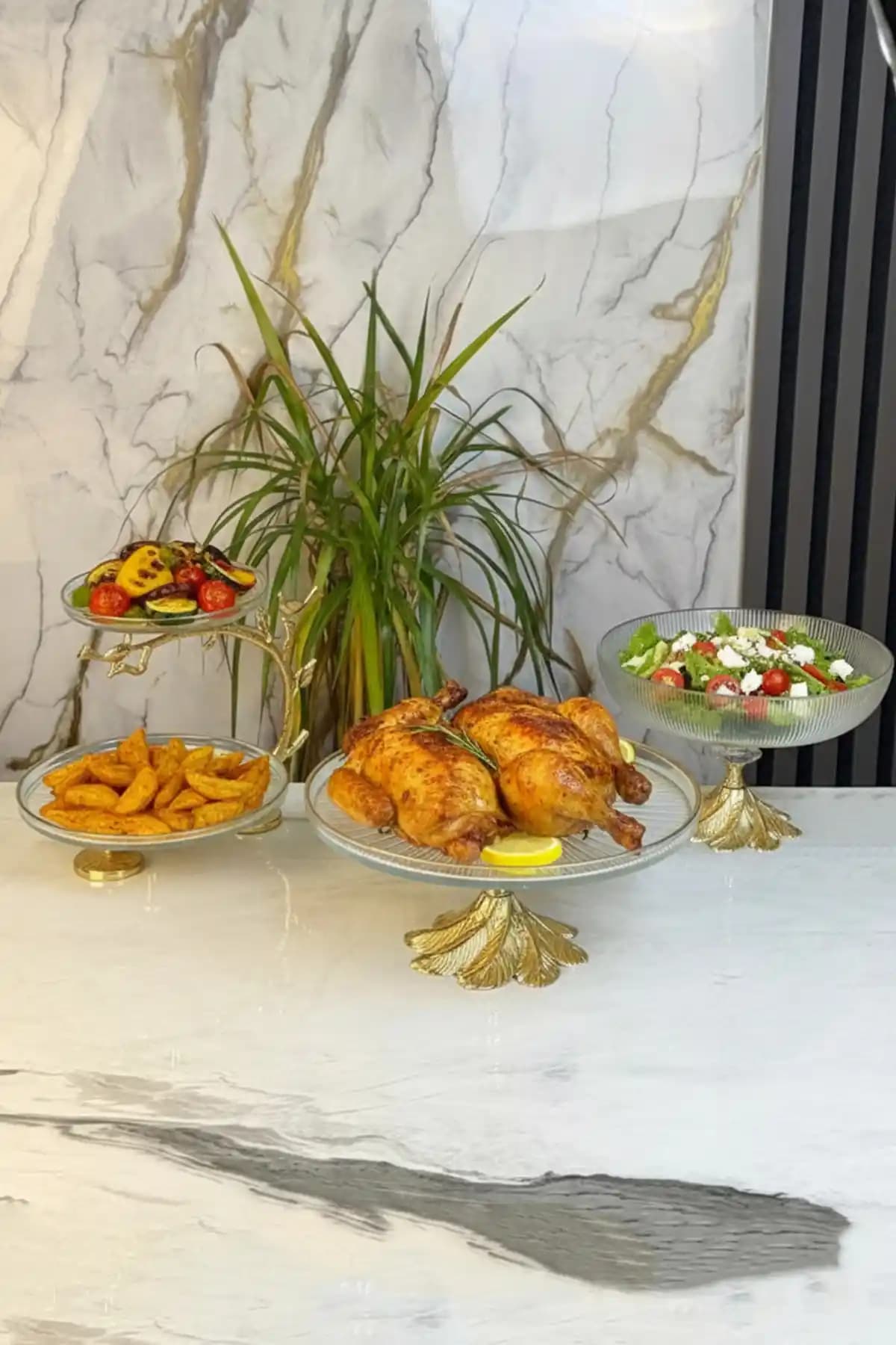 MAY HOME 3'lü Ayaklı Cam Sunumluk Seti: Şık ve Fonksiyonel Sunum Çözümleri