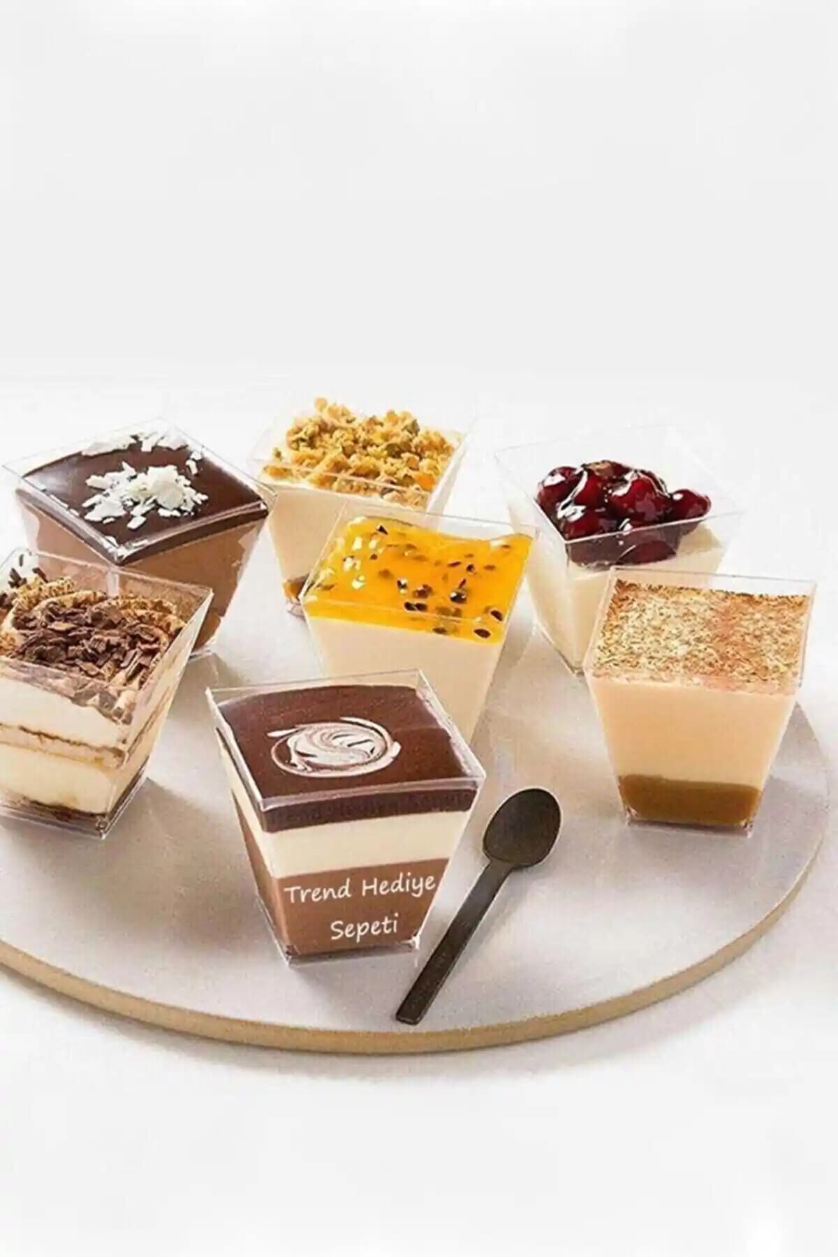 Modern ve Dayanıklı Şeffaf Plastik Kübik Kase Sunumlar İçin Uygun