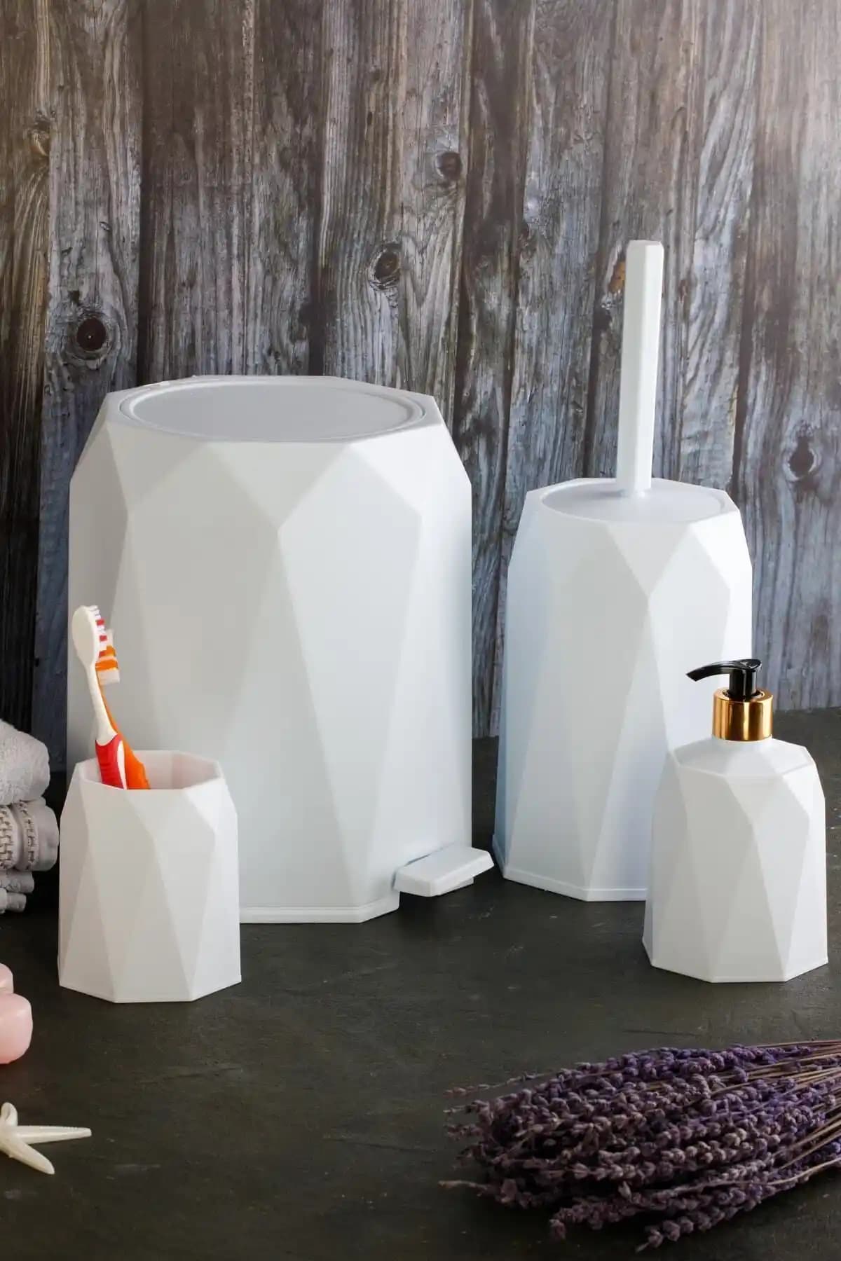 Okacih 4'lü Banyo Seti: Modern ve Pratik Çözüm ile Banyolarınızı Yenileyin