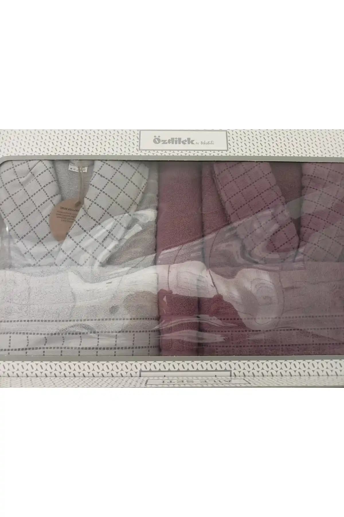 Özdilek Happy Set 5 Parça Aile Bornoz Seti: Şıklık ve Konforun Birleşimi