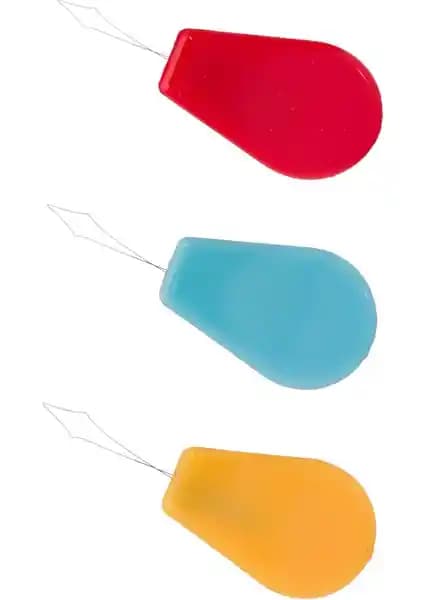 Sakashi Plastik İplik Geçirme Aparatı Üç Renkli Pratik ve Kullanışlı Dikiş Aksesuarı