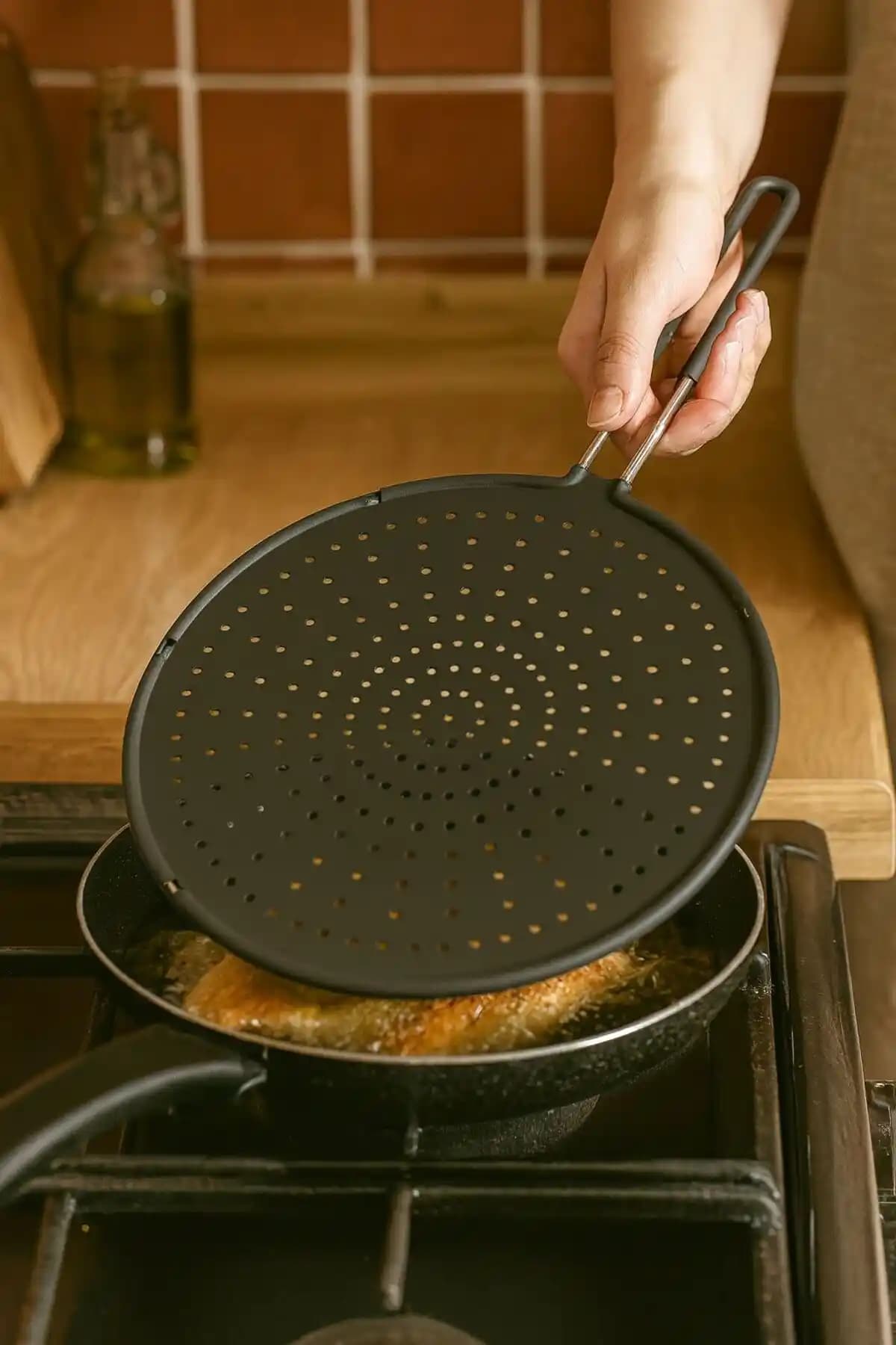 Silicorner Silikon Antrasit Yağ Sıçratmaz ile Mutfakta Güvenlik ve Temizlik Artar