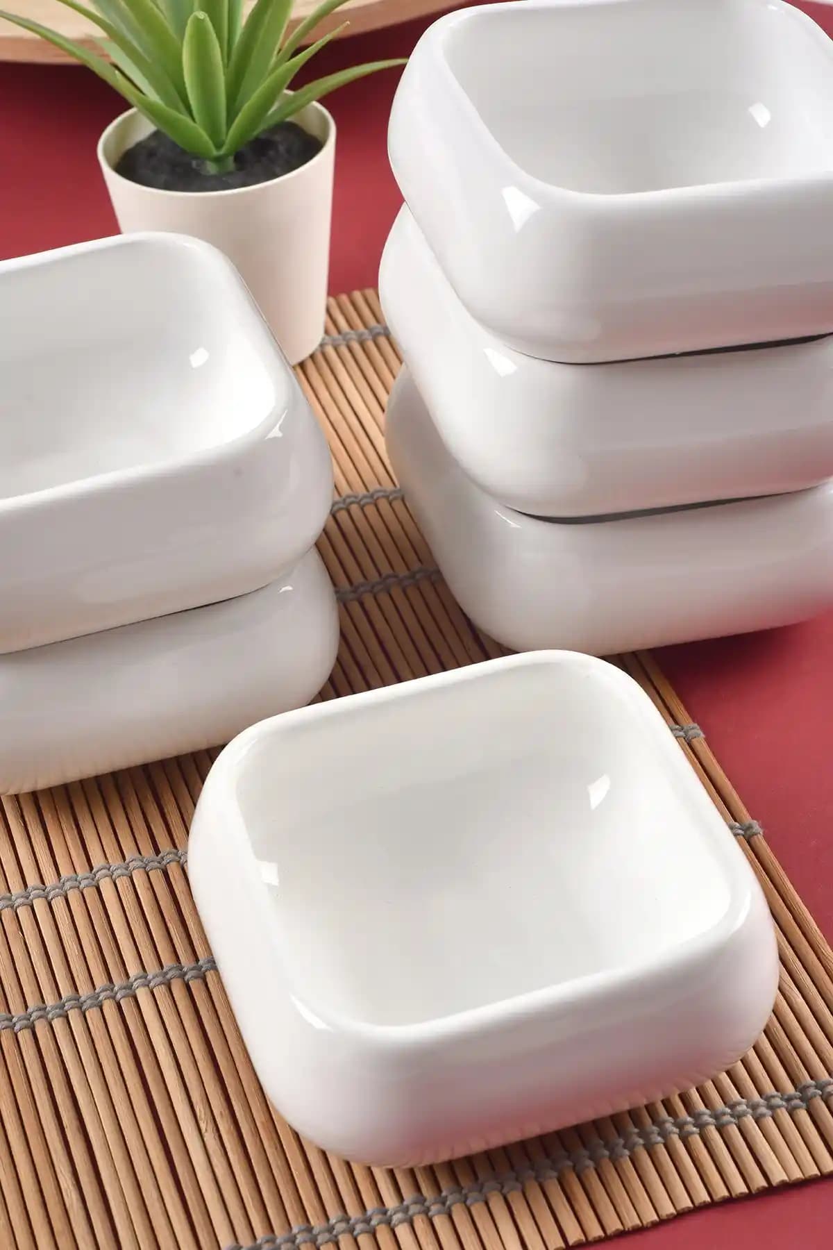 Şuramutfak 6'lı Kare Bombeli Beyaz Kahvaltı ve Çerezlik Kase Seti - Estetik ve Fonksiyonel Tasarım